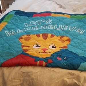Toddler bed comforter